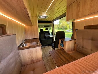 Obytný, předváděcí VW Crafter 4motion - 16