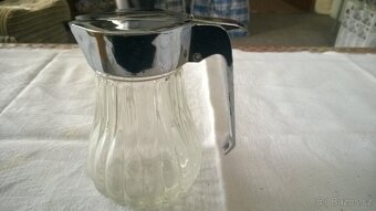 Věci do mikrovlnky - bábovka, odšťavňovač, váha, termovazač - 16