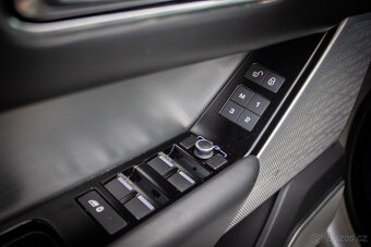 Land Rover Range Rover Velar 3.0D V6 SD6 300k HSE AWD A/T - 16
