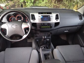 Toyota Hilux - 16