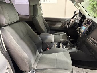 Mitsubishi Pajero 3,2 D TAŽNÉ VELMI PĚKNÝ STAV - 16