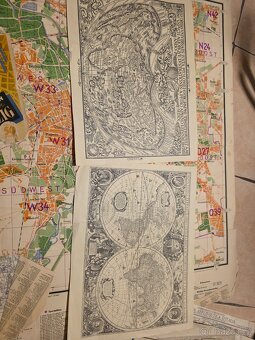Soubor různých starých map - 16