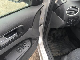 Ford Focus, BEZ KOROZE,VÝBAVA,150KM,SERVIS - 16