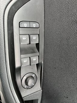 Škoda Superb Combi  2.0 TDI 110KW DSG  r.v.2018 - 16