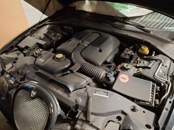 Jaguar S Type 4,2 V8 supercharger - 16