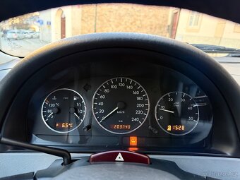 Mercedes Benz ML 270CDi Special Edition 1.Maj Serviska - 16