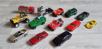 autíčka - modely MIX větší - obyčejné i značkové - 16