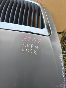 Skoda Octavia 2 - přední kapota - 16