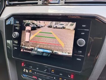 VW Passat B8 Variant 2.0TDI 110kW DSG ACC DAB Navi Matrix - 16