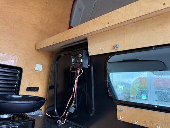 Ford Transit 2,2 1. MAJITEL TDCI 85kW L2H3 OBYTNÝ TOP STAV - 16