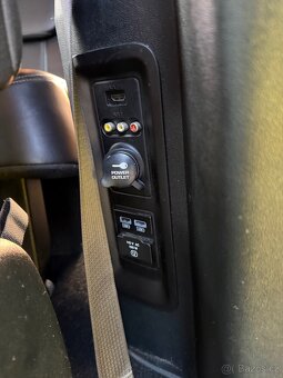 Dodge Grand Caravan - 16