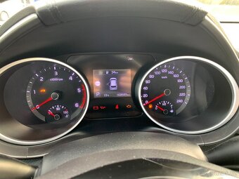 Kia Cee´d SW CD 1,6 CRDi 2019 Automat 1. majitel - 16