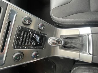 VOLVO XC60 2.4 D4 AWD AUTOMAT 173.000km koupeno v CZ - 16