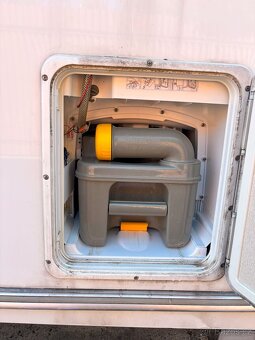 prodám karavan Swift Europa 530 - 16