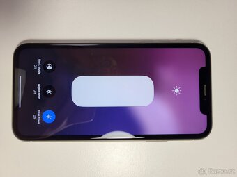 Prodám iPhone 11 - 16