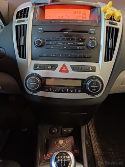 Kia ceed SW 1.6 benzín - nová STK - 16