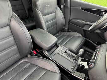 Kia Sorento 2.2 CRDi GT-Line, Panorama, 7míst, záruka, DPH - 16