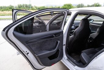 Škoda Superb 2.0 TSI Sportline 4x4 DSG - 16