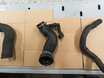 ŠKODA OCTAVIA 2. - 2.0TDi 125KW BMN - PŘÍSLUŠENSTVÍ MOTORU - 16