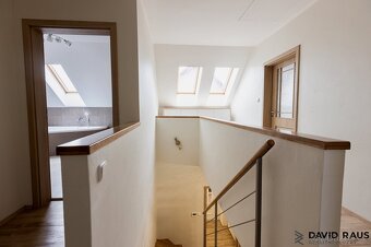 Prodej rodinného domu 4+kk s bazénem (159 m2) a zahradou, ul - 16