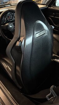 Porsche 911 (993) Carrera 2 - 16