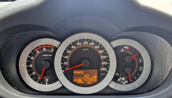 Toyota RAV4 2,2 D-4D 150 Lux 4x4 Odpočet DPH - 16