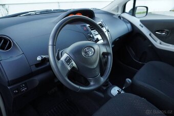Toyota Yaris 1.3 AUTOMAT - 16