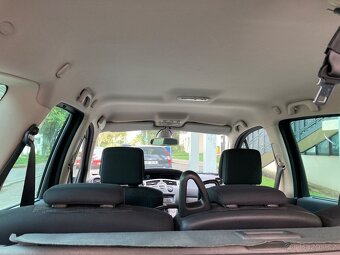 Renault Grand Scenic 2.0DCI 110 kW - 16