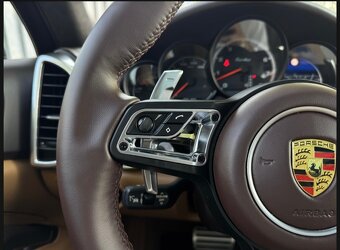 Porsche Cayenne Turbo - 16
