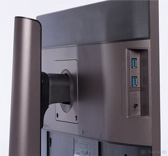 Monitor 24" Ultra HD SAMSUNG U24E850R - 16