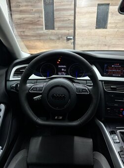 AUDI RS PERFOROVANY ZKOSENY VOLANT - 16