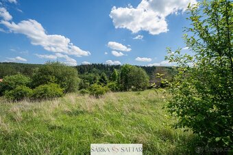 Prodej pozemku 1200m2 k výstavbě RD s výhledem na les v oblí - 16