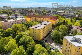 Byt 2+1, 69 m², družstevní – Strašnice, velkorysý prostor s  - 16
