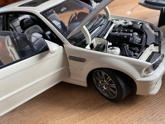 BMW M3 e46 AUTOart 1:18 - 16