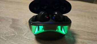 LED podsvícená bluetooth sluchátka s výdrží 4h. - 16