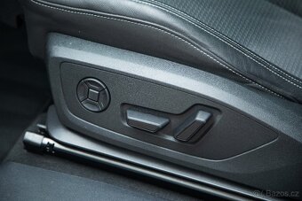 Audi Q3 40 TDI Quattro S Line S tronic, DPH - 16