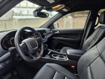 Dodge Durango 5.7L V8 HEMI 4WD A/T 2023 WB 7 míst - 16