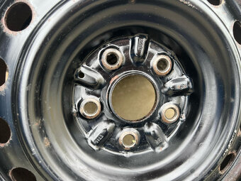 205/55R16 91H zimní sada TOYOTA AURIS 6,5x16 5x114,3 ET45 - 16