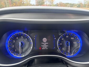 Chrysler Pacifica 3,6 Pentastar RU L Kůže 2019 DPH - 16