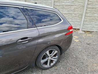 Peugeot 308 SW Allure 1,2 96kw r.2014 160tkm čtěte popis - 16