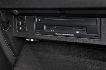 Volkswagen Passat b8 2.0 TDi CR COMFORTLINE,PANORAMA,NAVI,TZ - 16