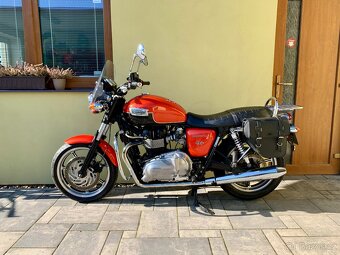 Triumph Bonneville SE - 16