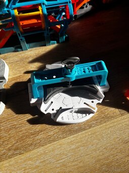 Hot Wheels sada (el. autodráha + hrací foplňk - 16