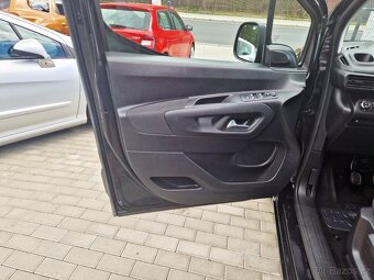 OPEL COMBO, 1.5 TDCi (96 kW), r.v. 11/2020, 5 míst, NAVI - 16