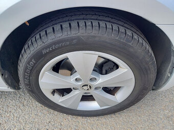 Škoda Octavia 1.6 TDi-digiklima-ČR-serviska - 16
