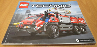 LEGO 42068 Letištní záchranné vozidlo - 16