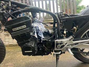 Kawasaki Gpz 750 - 16