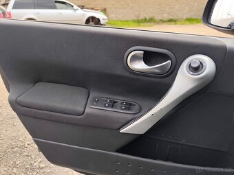 Renault Megane 2,0i - 16