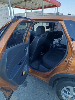 Renault Captur 1,3 Limited TCe 130 GPF , 1.majitel - 16