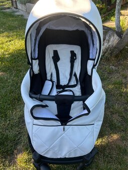 Kočárek + autosedačka s isofix základnou - 16